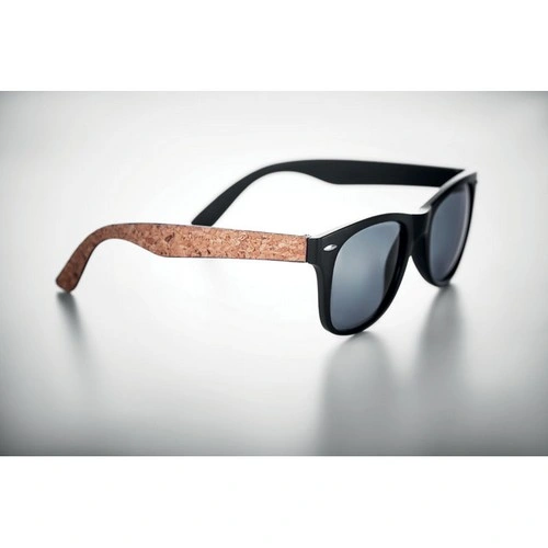 /regalos-de-verano/gafas-de-sol-clasicas-con-patillas-de-corcho-ref-mo6231.html