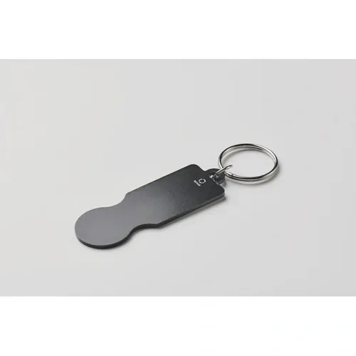 Llavero de aluminio reciclado con ficha para carro ref MO2407