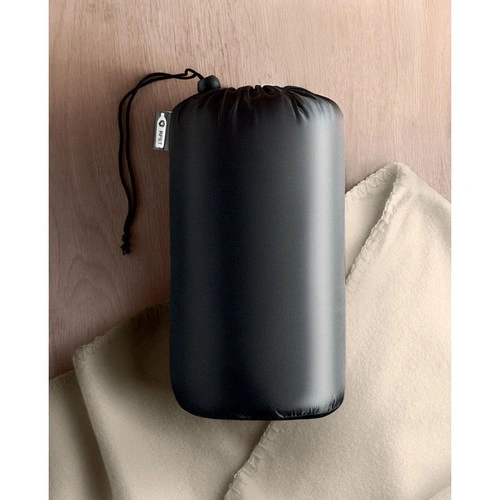 /complementos/manta-polar-rpet-musala-en-funda-ref-mo9935.html