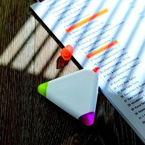 Marcador triangular ABS en colores vibrantes ref MO7818 - Item Ambiant Picture Blanco