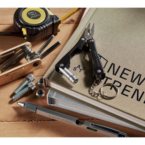 /herramientas/navaja-multiusos-con-linterna-ref-mo2201.html