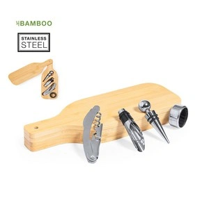 Set de vinos en estuche de bambú con 4 accesorios