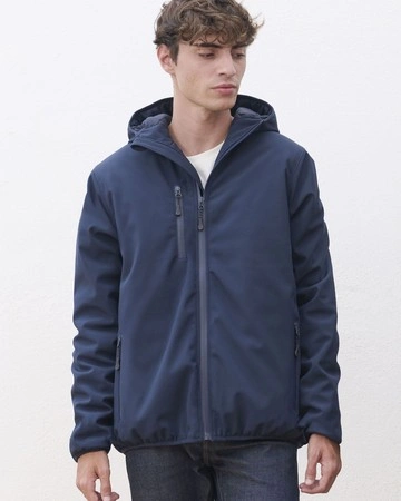 Chaqueta softshell impermeable y transpirable