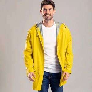 Impermeable de pvc con capucha y cordones de ajuste