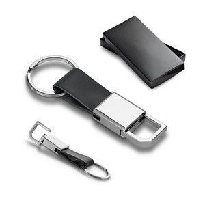 Llavero de metal y pu con gancho en caja de regalo