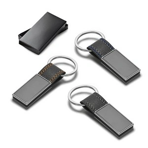 Llavero de metal y pu en caja de regalo