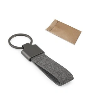 Llavero rectangular de metal y rpet reciclado con anilla
