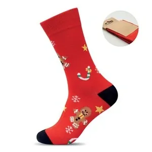 Calcetines de navidad con decoraciones festivas