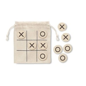 Juego tres en raya de madera natural en bolsa de algodón