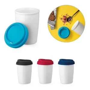 Vaso de viaje porcelana aislado con tapa silicona